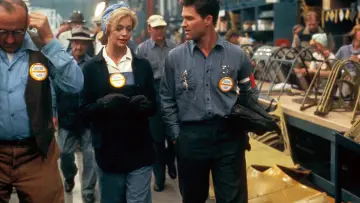 Backdrop to the movie "Swing Shift" #1125403