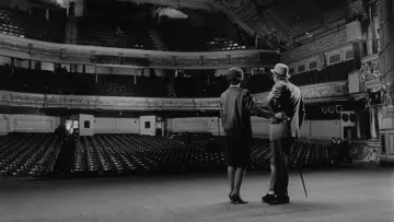 Backdrop to the movie "The Entertainer" #1108039