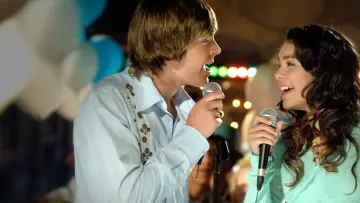 Backdrop to the movie "High School Musical" #278473