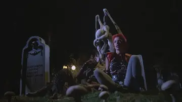 Backdrop to the movie "The Return of the Living Dead" #237214