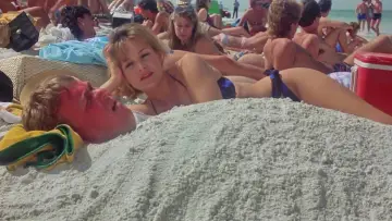 Backdrop to the movie "Summer Rental" #447563