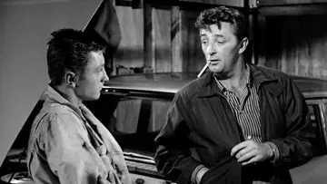 Backdrop to the movie "Thunder Road" #1132508
