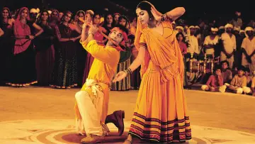 Backdrop to the movie "Lagaan: Once Upon a Time in India" #1202306