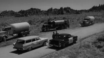 Backdrop to the movie "Violent Road" #1133377