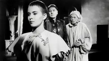 Backdrop to the movie "Saint Joan" #1106142