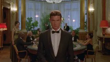 Backdrop to the movie "Reflection in a Dead Diamond" #558863