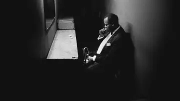 Backdrop to the movie "Louis Armstrong