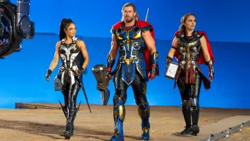 Backdrop to the movie "Marvel Studios Assembled: The Making of Thor: Love and Thunder" #1650079