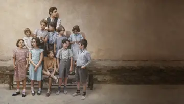 Backdrop to the movie "The Teacher Who Promised the Sea" #1052798