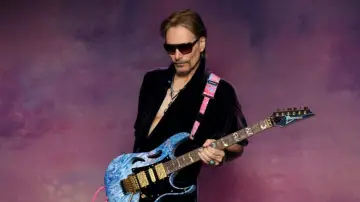 Backdrop to the movie "Steve Vai - His First 30 Years: The Documentary" #1199001