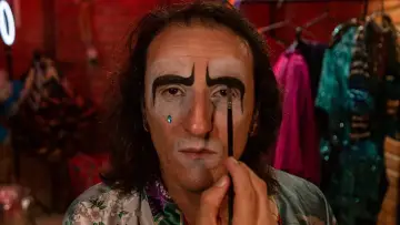 Backdrop to the movie "The Clown