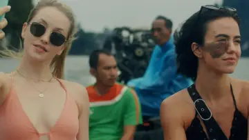 Backdrop to the movie "Influencer" #328685