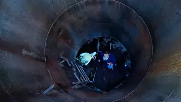 Backdrop to the movie "#Manhole" #1624955