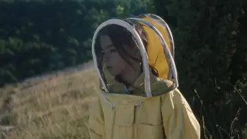 Backdrop to the movie "20,000 Species of Bees" #190573