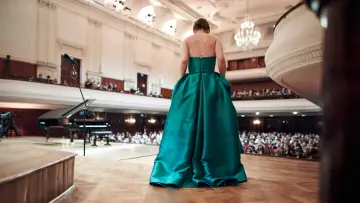 Backdrop to the movie "Pianoforte" #413518