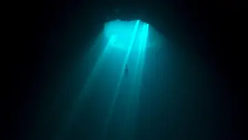 Backdrop to the movie "The Deepest Breath" #386763