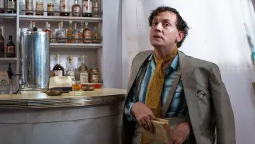 Backdrop to the movie "Queer" #584159