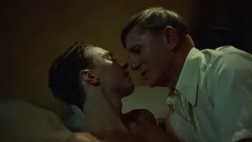 Backdrop to the movie "Queer" #584250