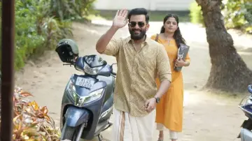 Backdrop to the movie "Guruvayoor Ambalanadayil" #479571