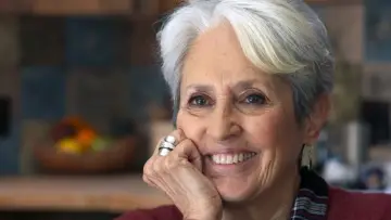 Backdrop to the movie "Joan Baez: I Am a Noise" #762969