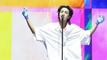Backdrop to the movie "j-hope IN THE BOX" #919317