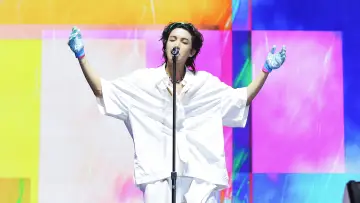 Backdrop to the movie "j-hope IN THE BOX" #919318