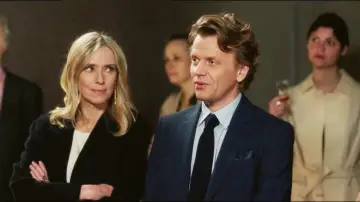 Backdrop to the movie "Auction" #472806