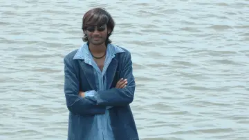 Backdrop to the movie "Thiruvilaiyaadal Aarambam" #1163003