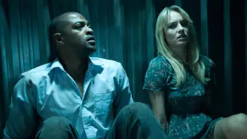 Backdrop to the movie "Storage 24" #1082490