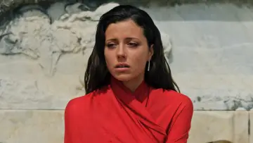 Backdrop to the movie "Parthenope" #598967