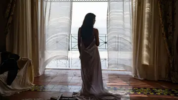 Backdrop to the movie "Parthenope" #598991