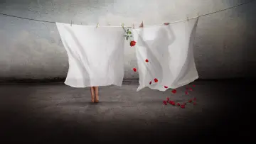 Backdrop to the movie "Bread & Roses" #920372