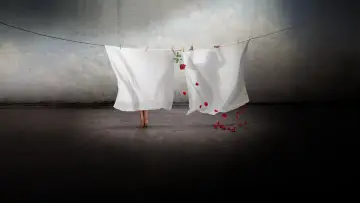 Backdrop to the movie "Bread & Roses" #920375