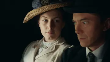 Backdrop to the movie "The Arrangement" #689815