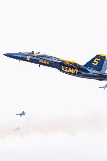 Poster to the movie "The Blue Angels" #459978
