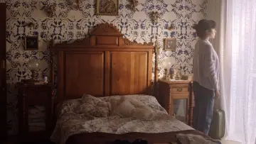 Backdrop to the movie "Alone" #423885