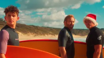 Backdrop to the movie "The Surfer" #586288