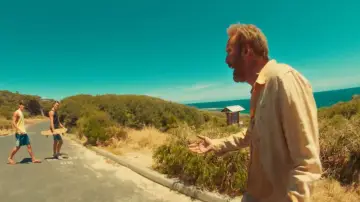 Backdrop to the movie "The Surfer" #833587