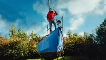 Backdrop to the movie "Sailing Home" #982905