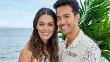 Backdrop to the movie "Aloha Heart" #702124