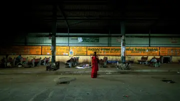 Backdrop to the movie "Maalai Nera Malipoo" #878373