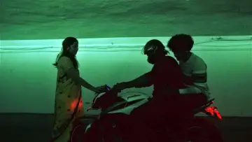Backdrop to the movie "Maalai Nera Malipoo" #878375