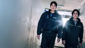 Backdrop to the movie "Officer Black Belt" #627025