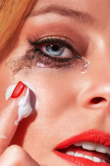 Poster to the movie "Skincare" #637688