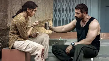 Backdrop to the movie "Vedaa" #884467