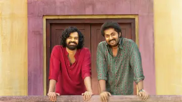 Backdrop to the movie "Varshangalkku Shesham" #448644
