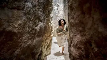 Backdrop to the movie "Women from Rote Island" #1053877