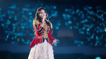 Backdrop to the movie "IU CONCERT : The Golden Hour" #392559