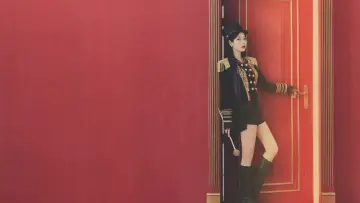 Backdrop to the movie "IU CONCERT : The Golden Hour" #392566