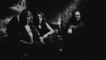 Backdrop to the movie "A Month With the Girls" #1058217